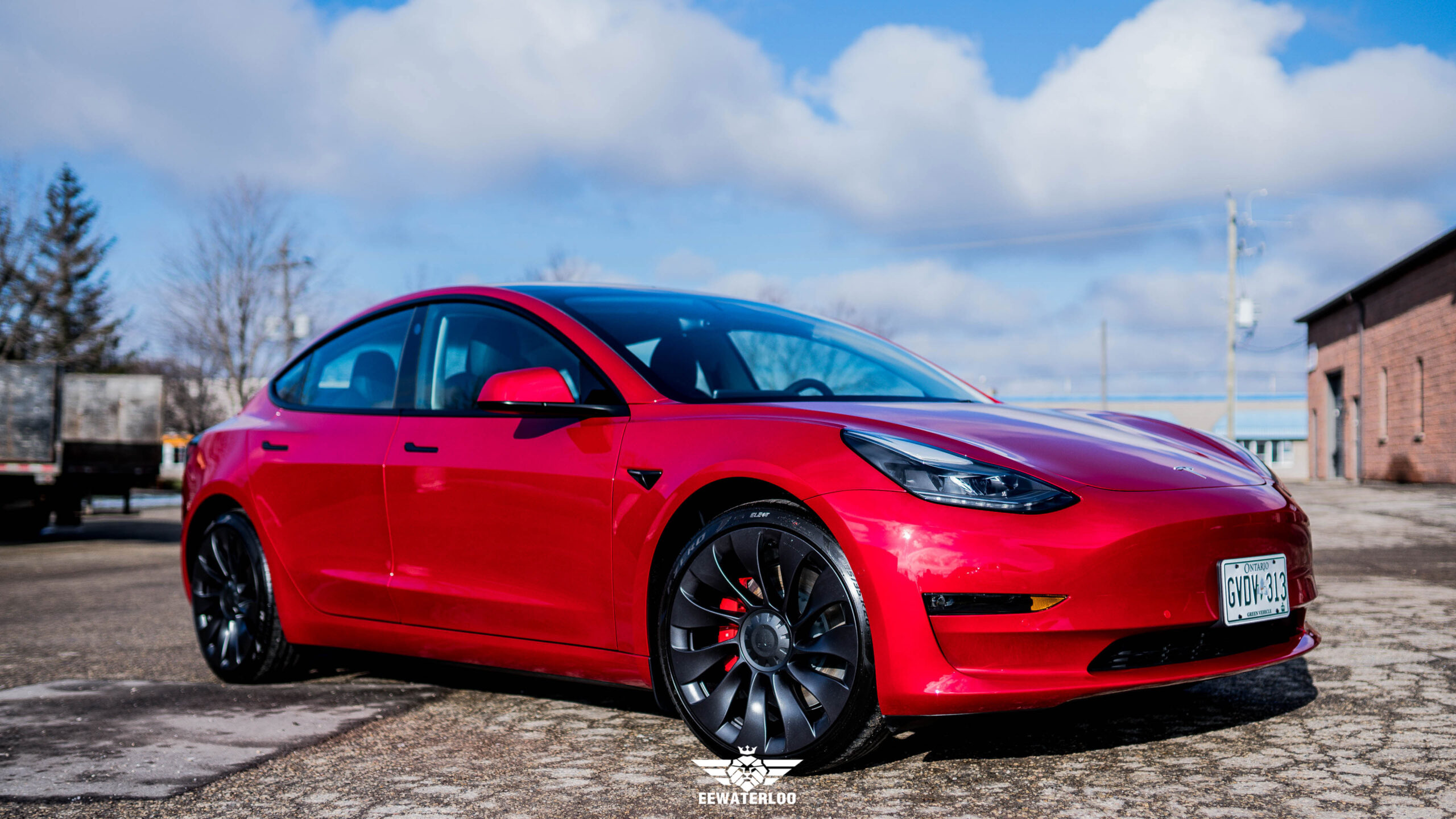 EEWaterloo Auto Detailing K/W Professional Detailer Waterloo